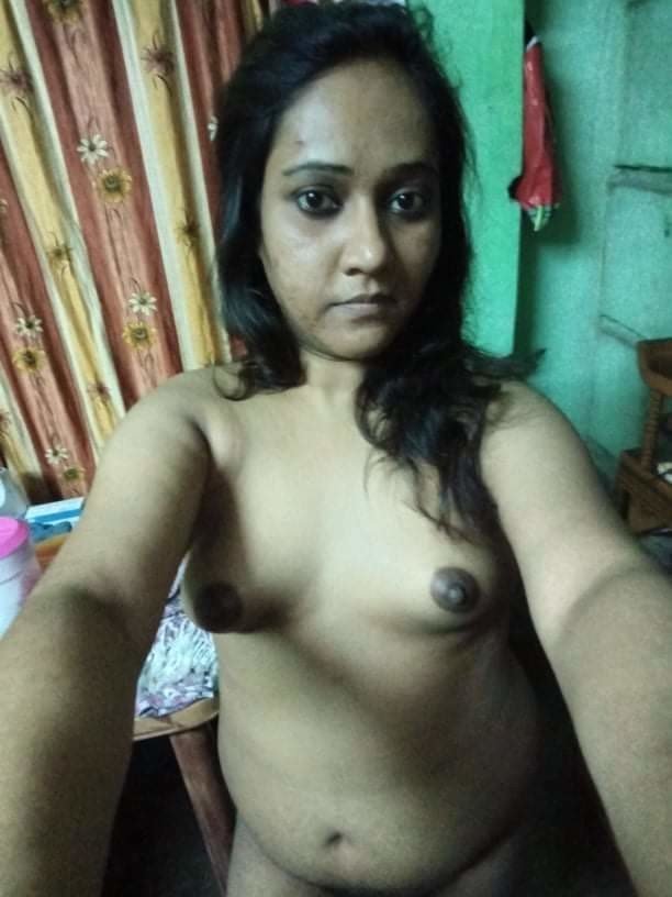 Hot desi nude with beautiful tits